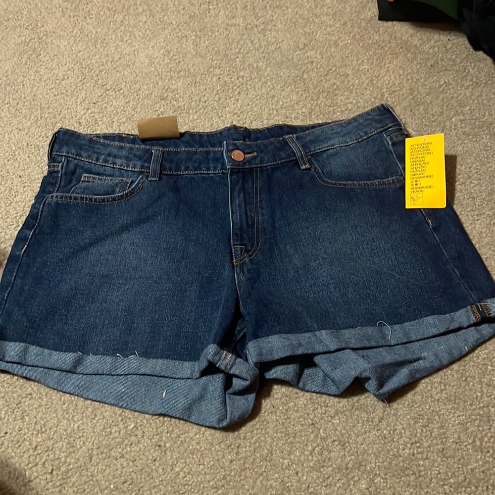 New with tags H&M denim shorts